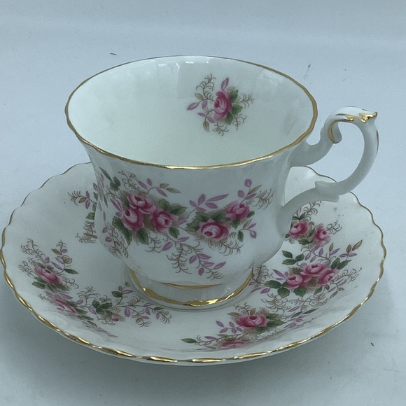 Vintage Royal Albert England Bone China  Lavender Rose Teacup and S… - Picture 1 of 12